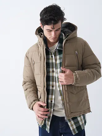 REPLAY | Doudoune

Produktname: Doudoune
Marke: REPLAY
Farbe: schwarz
Kategorien: Mode,Herren

Ärmellänge: Langarm
Material: Polyester / Polyamid
Kragenform: Kapuze,Stehkragen
Musterung: Unifarben
Passform (Oberbekleidung): Regular
Stil: Glamour,Trend
Details: E | beige